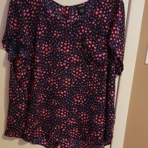 Heart print crepe back button top